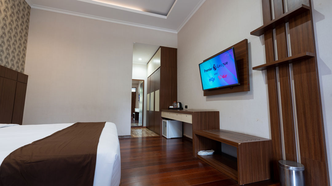 Executive Room 5